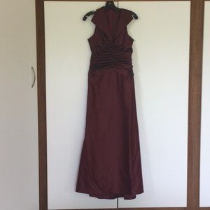 Nordstrom formal evening gown -Size 4 - *see alteration measurement* WINE color
